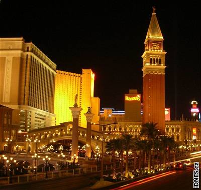 V Las Vegas navštívíte celý svět - je tu zmenšená Eiffelovka, New York i Benátky.